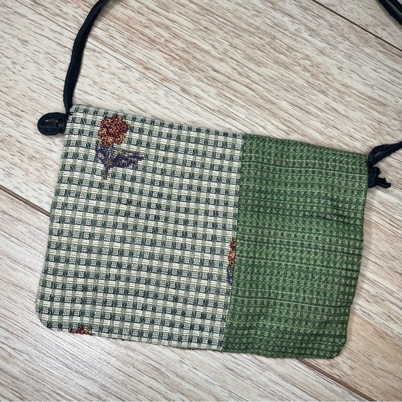 Green Vintage looking small handmade purse with clay ladybug button. - Picture 2 of 9